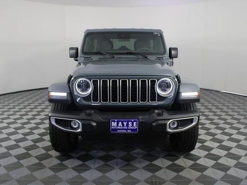 Used 2025 Jeep Wrangler Unlimited Sahara image 25