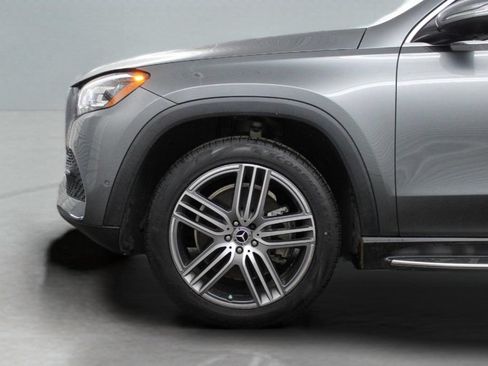 Used 2023 Mercedes-Benz GLS 450 4MATIC image 6