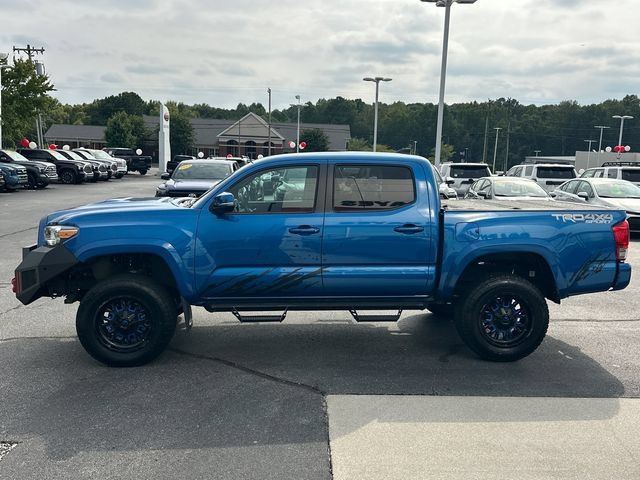 Used 2017 Toyota Tacoma TRD Sport w/ Tow Package (A/T) AWD/4WD image 7
