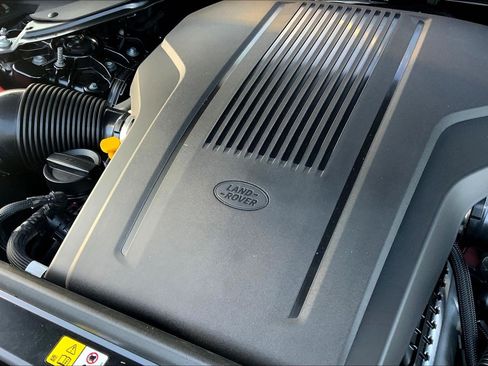New 2025 Land Rover Range Rover SE image 17