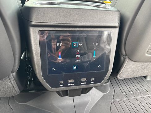 New 2026 GMC Yukon XL Denali Ultimate w/ LPO, Illumination Package AWD/4WD image 15