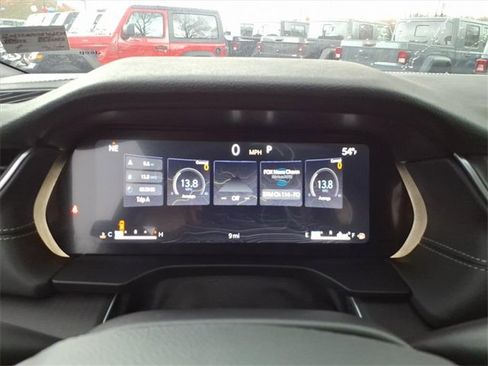 New 2025 Jeep Grand Cherokee L Altitude image 17