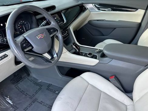 Used 2020 Cadillac XT6 Premium Luxury FWD image 11
