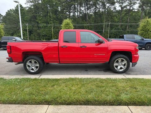 Used 2016 Chevrolet Silverado 1500 Custom w/ Custom Convenience Package RWD image 3