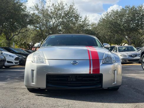 Used 2007 Nissan 350Z Touring image 3