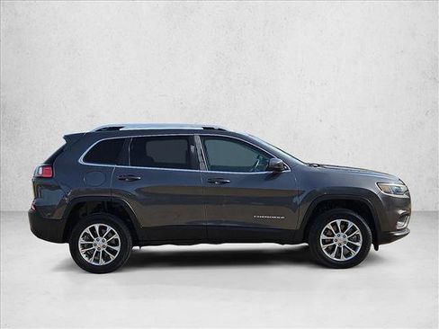 Used 2019 Jeep Cherokee Latitude Plus w/ Comfort/Convenience Group image 4