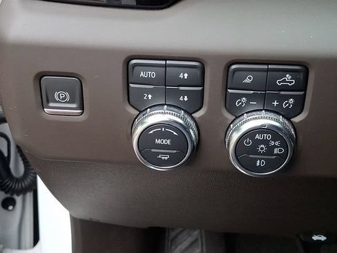 Used 2022 GMC Sierra 1500 Denali w/ Denali Reserve Package AWD/4WD image 21