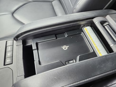 Used 2022 Toyota Highlander XLE image 12