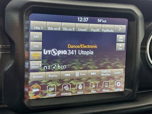 Used 2021 Jeep Wrangler Unlimited Sahara w/ Cold Weather Group image 15