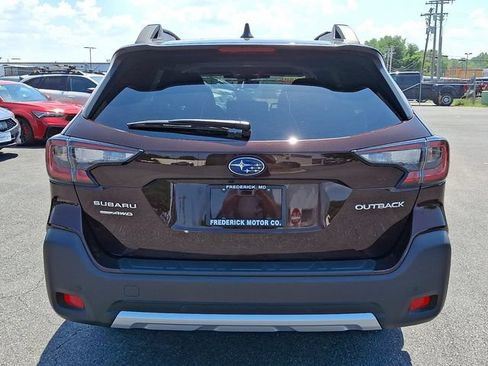 Used 2025 Subaru Outback Limited AWD/4WD image 6