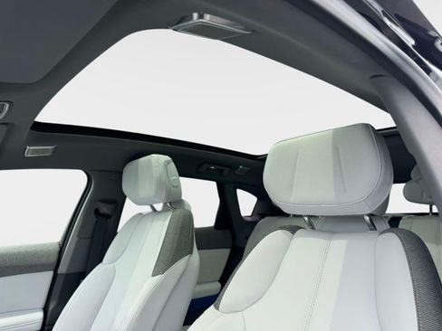 Certified 2025 Cadillac Optiq Luxury 1 AWD/4WD image 23