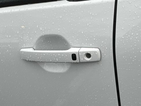 New 2026 Nissan Frontier SV w/ SV Convenience Package image 13