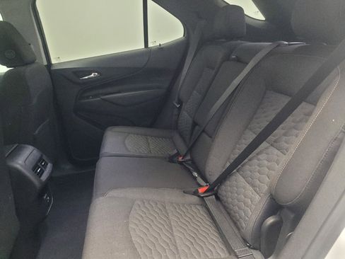 Used 2021 Chevrolet Equinox LT image 18