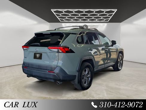 Used 2022 Toyota RAV4 XLE w/ Convenience Package FWD image 5
