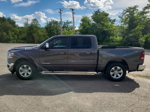 Used 2019 RAM 1500 Laramie AWD/4WD image 8