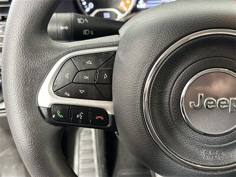 Used 2023 Jeep Renegade Latitude image 21