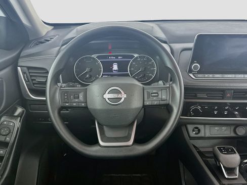 Used 2025 Nissan Rogue S FWD image 18