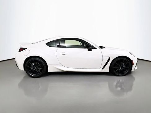 New 2025 Toyota GR86 Premium image 2