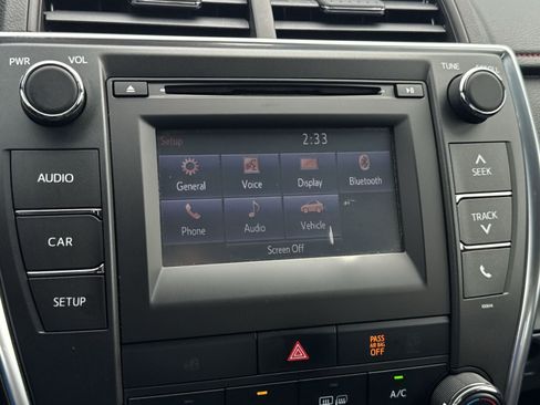 Used 2017 Toyota Camry XLE FWD image 19