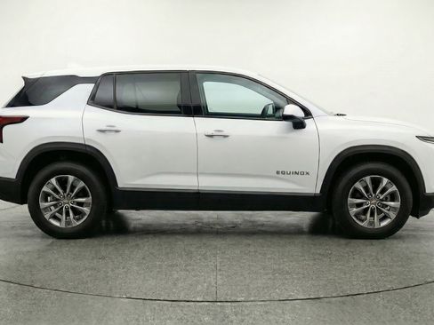 Used 2025 Chevrolet Equinox LT image 11