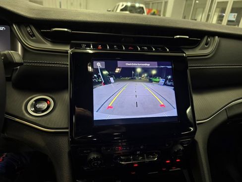 New 2025 Jeep Grand Cherokee Laredo w/ Luxury Tech Group I RWD image 21
