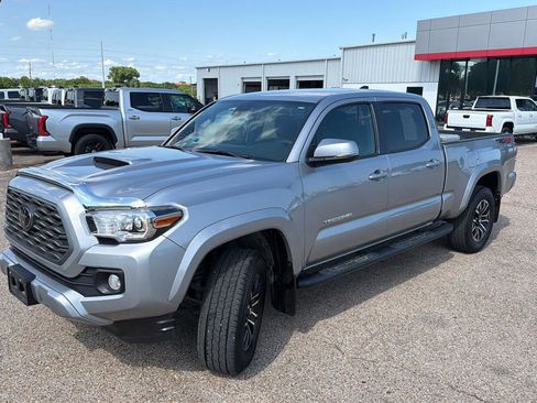 Used 2021 Toyota Tacoma TRD Sport AWD/4WD image 7