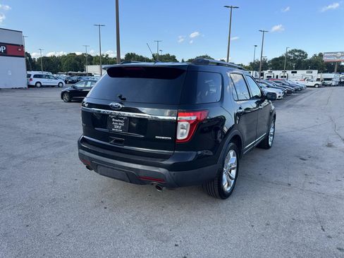 Used 2014 Ford Explorer XLT w/ Equipment Group 202A FWD image 3