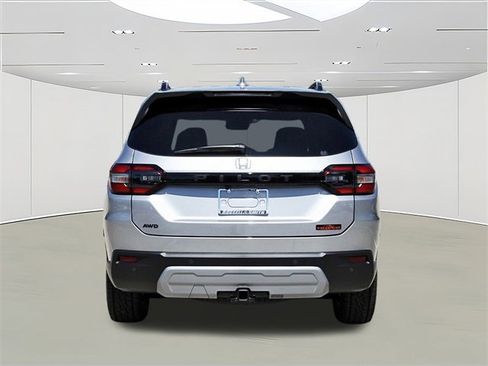 New 2025 Honda Pilot TrailSport image 4