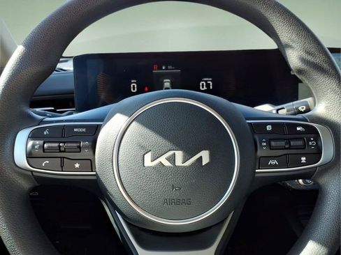Used 2025 Kia K5 LXS FWD image 31