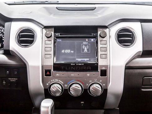 Used 2018 Toyota Tundra SR5 w/ SR5 Upgrade Package image 20