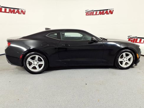 Used 2017 Chevrolet Camaro LT w/ Technology Package image 5