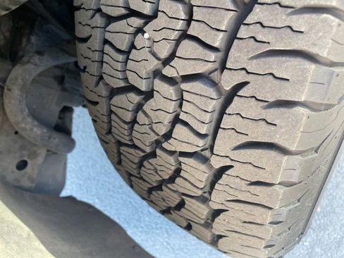 Used 2017 GMC Canyon SLT w/ Driver Alert Package image 3