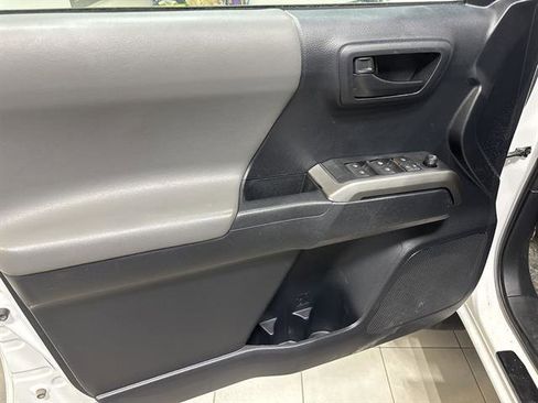 Used 2019 Toyota Tacoma SR5 image 8