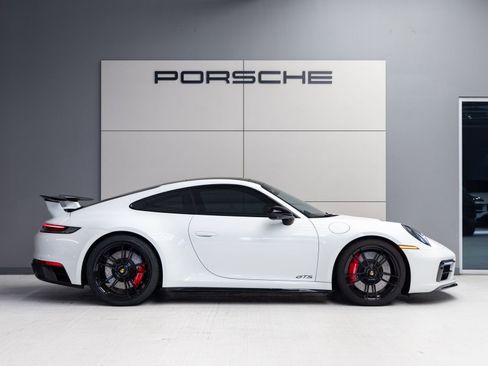 Certified 2024 Porsche 911 Carrera GTS image 8