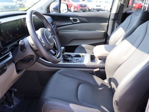 Used 2026 Kia Carnival FWD image 13