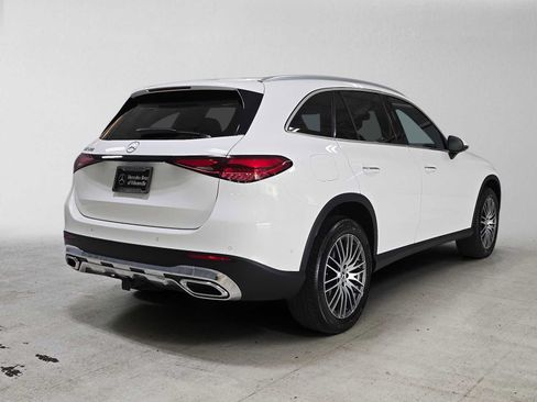 Used 2024 Mercedes-Benz GLC 300 image 3