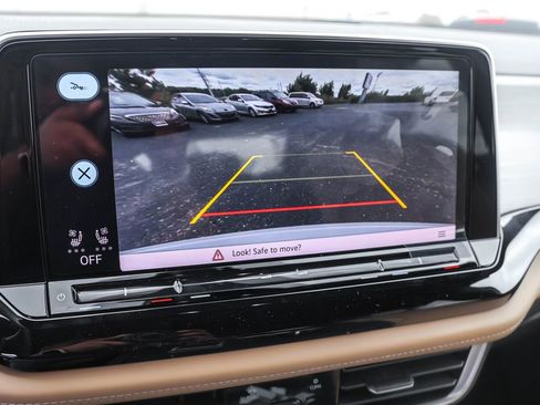 New 2026 Volkswagen Atlas Cross Sport SE image 7