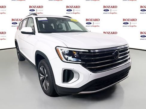 Used 2024 Volkswagen Atlas SE image 1