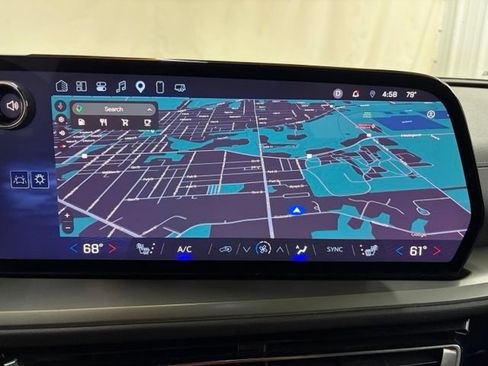 Used 2025 Chevrolet Traverse LT AWD/4WD image 49