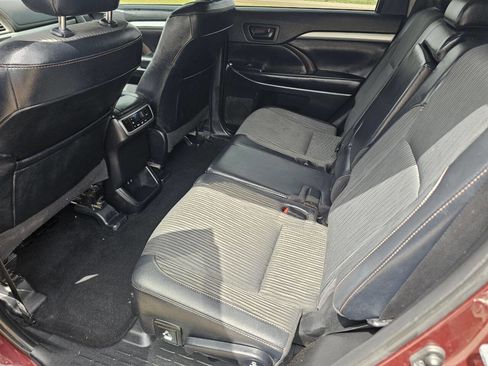 Used 2019 Toyota Highlander Plus image 10