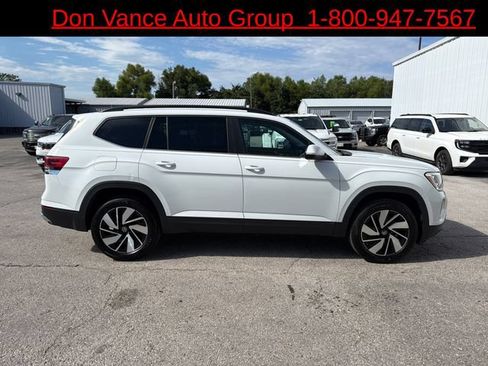 Used 2025 Volkswagen Atlas SE FWD image 6