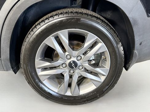 Used 2023 Kia Seltos S FWD image 37