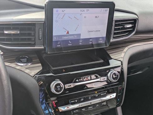 Used 2023 Ford Explorer Limited image 12