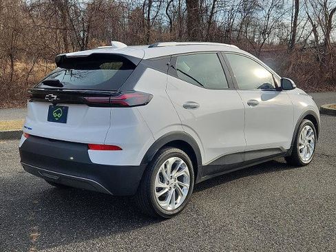 Certified 2023 Chevrolet Bolt EUV LT w/ Driver Confidence Package image 6