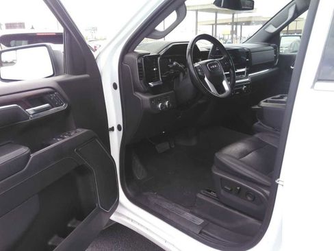 Used 2024 GMC Sierra 1500 SLT image 3