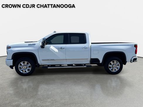 Used 2026 Chevrolet Silverado 2500 High Country w/ Max Trailering Package AWD/4WD image 8