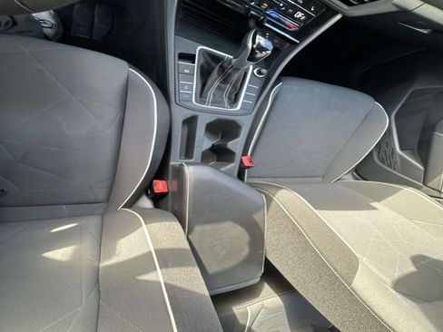 Used 2025 Volkswagen Jetta Sport image 24