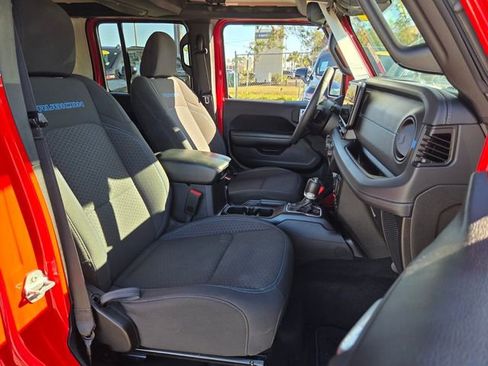 Used 2024 Jeep Wrangler Rubicon image 20