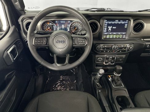Used 2023 Jeep Wrangler Willys image 21
