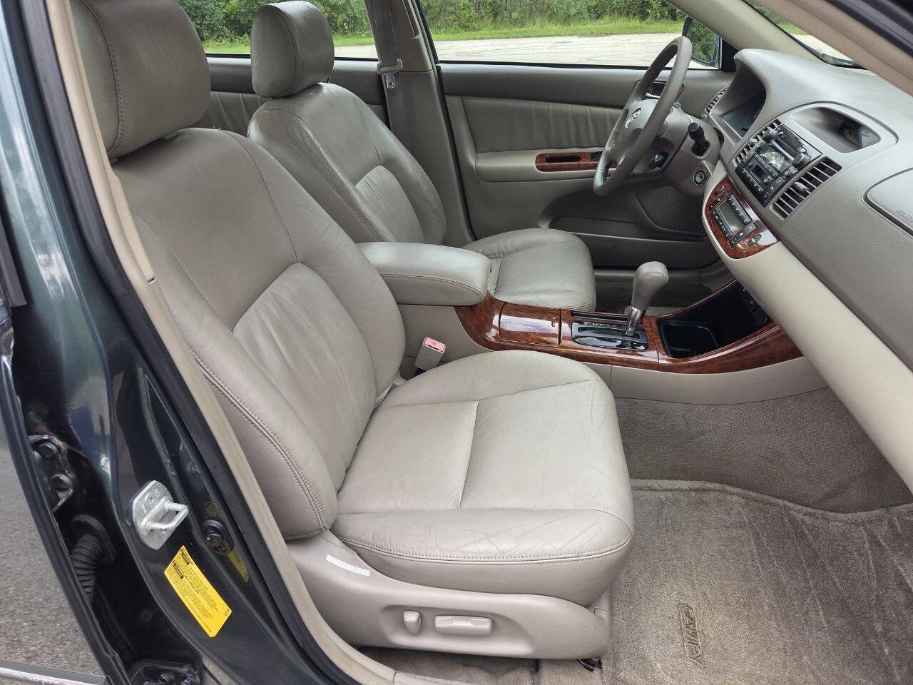 Used 2003 Toyota Camry XLE w/ XLE Premium Plus Pkg FWD image 17